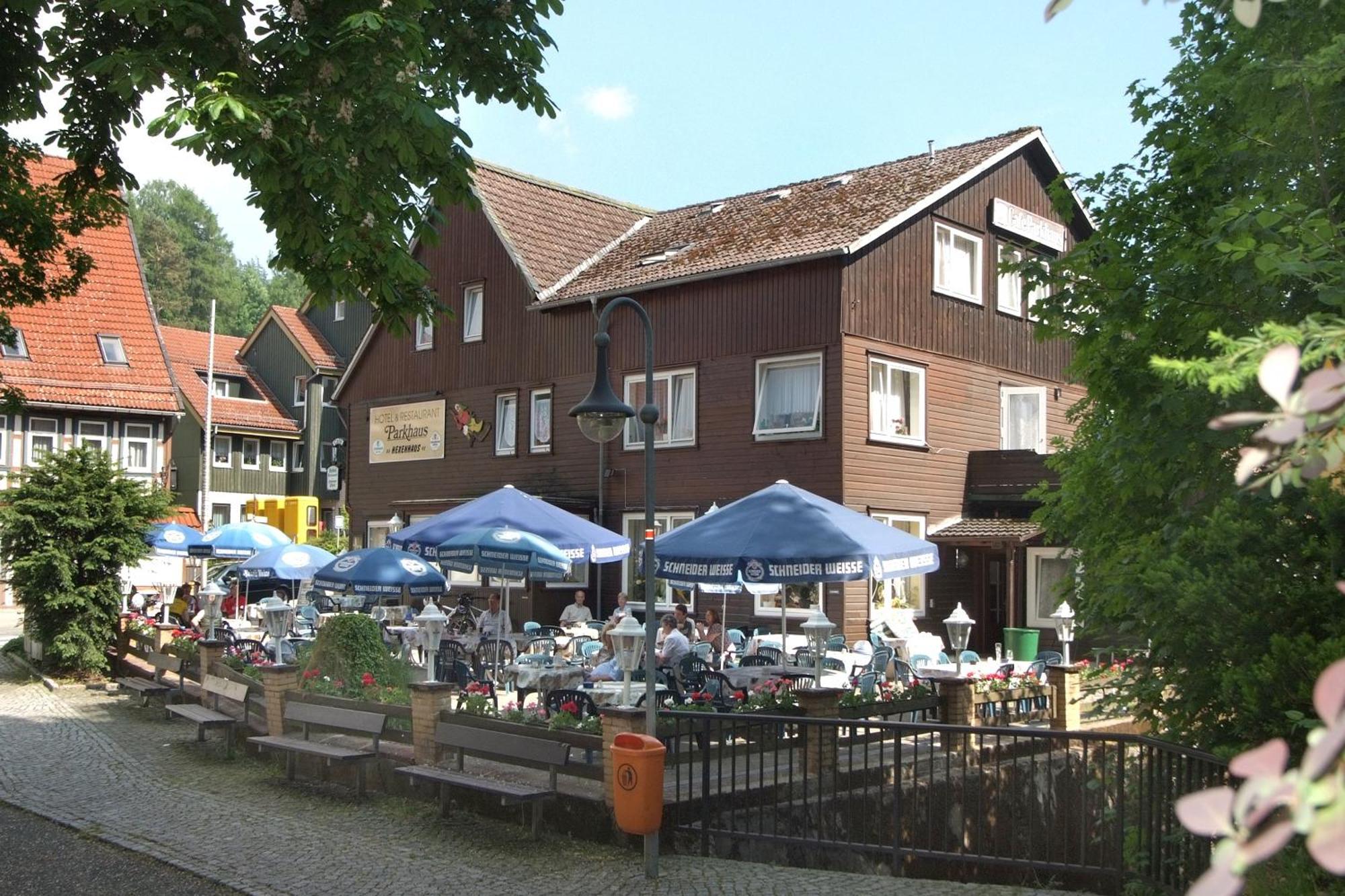 Hotel-Cafe-Restaurant Parkhaus 알테나우 외부 사진